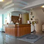 מלון Mediterraneo 3*