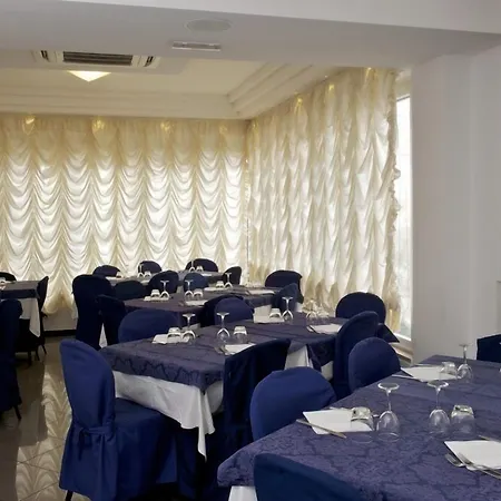 Mediterraneo מלון